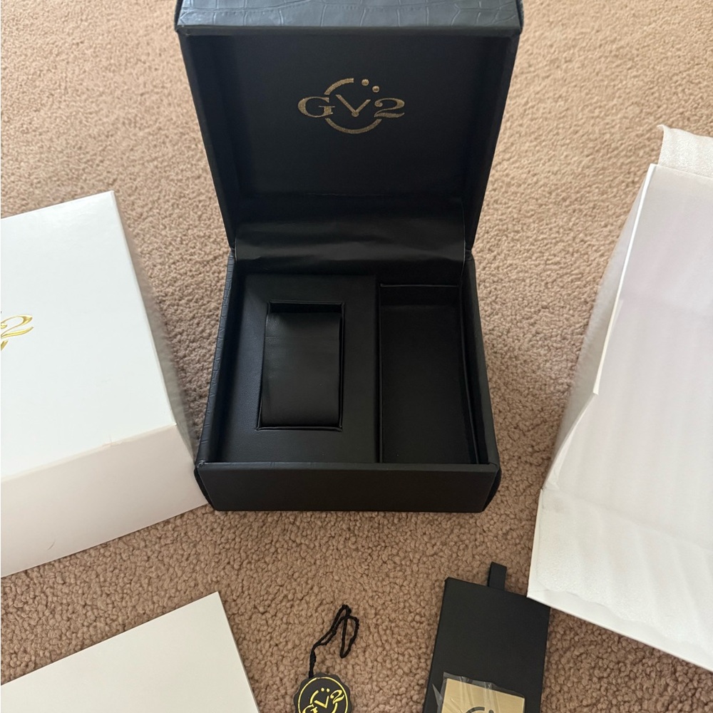 GV2 Women’s or Men’s Watch Box for Storage or Display. Empty. - Picture 6 of 15